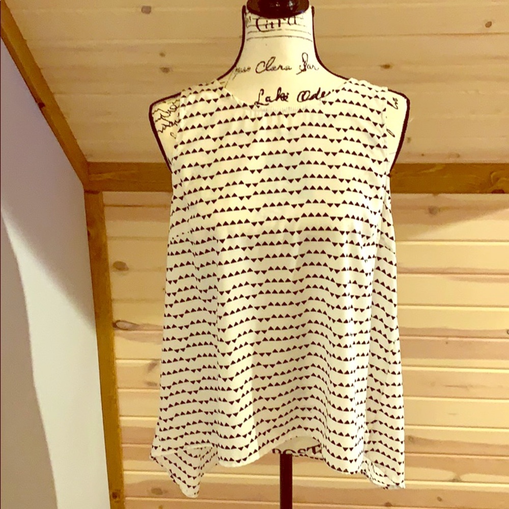 Collective Concepts high low geometric blouse
